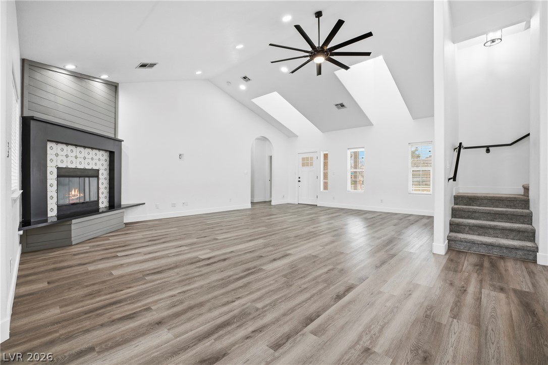 1352 Lake Valley Drive Property Photo 6