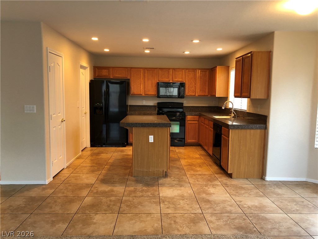 9724 Sandmist Avenue Property Photo 9