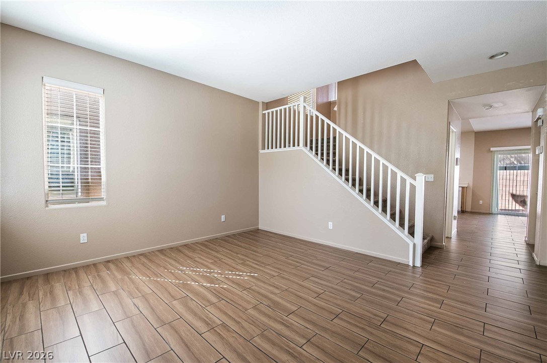 3925 Meadow Foxtail Drive Property Photo 3