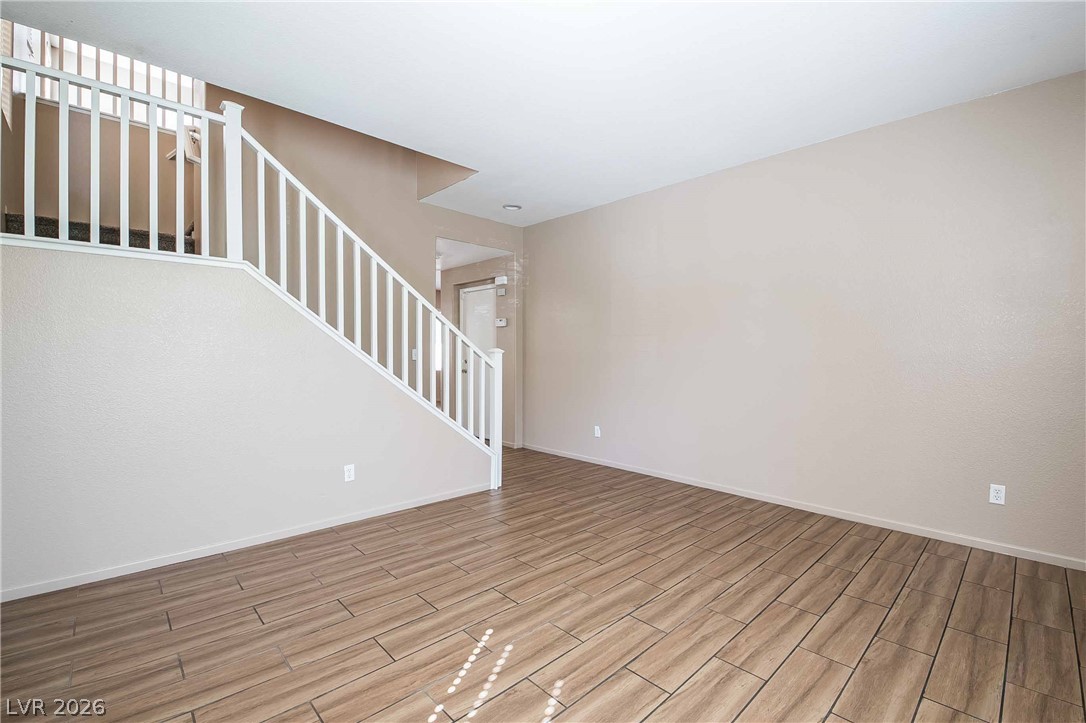 3925 Meadow Foxtail Drive Property Photo 4