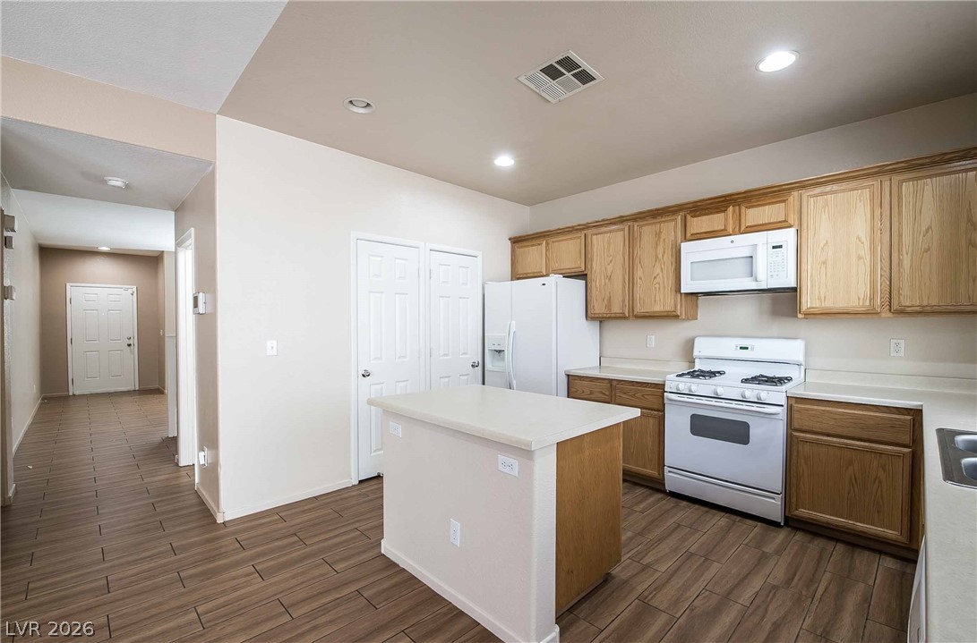 3925 Meadow Foxtail Drive Property Photo 7