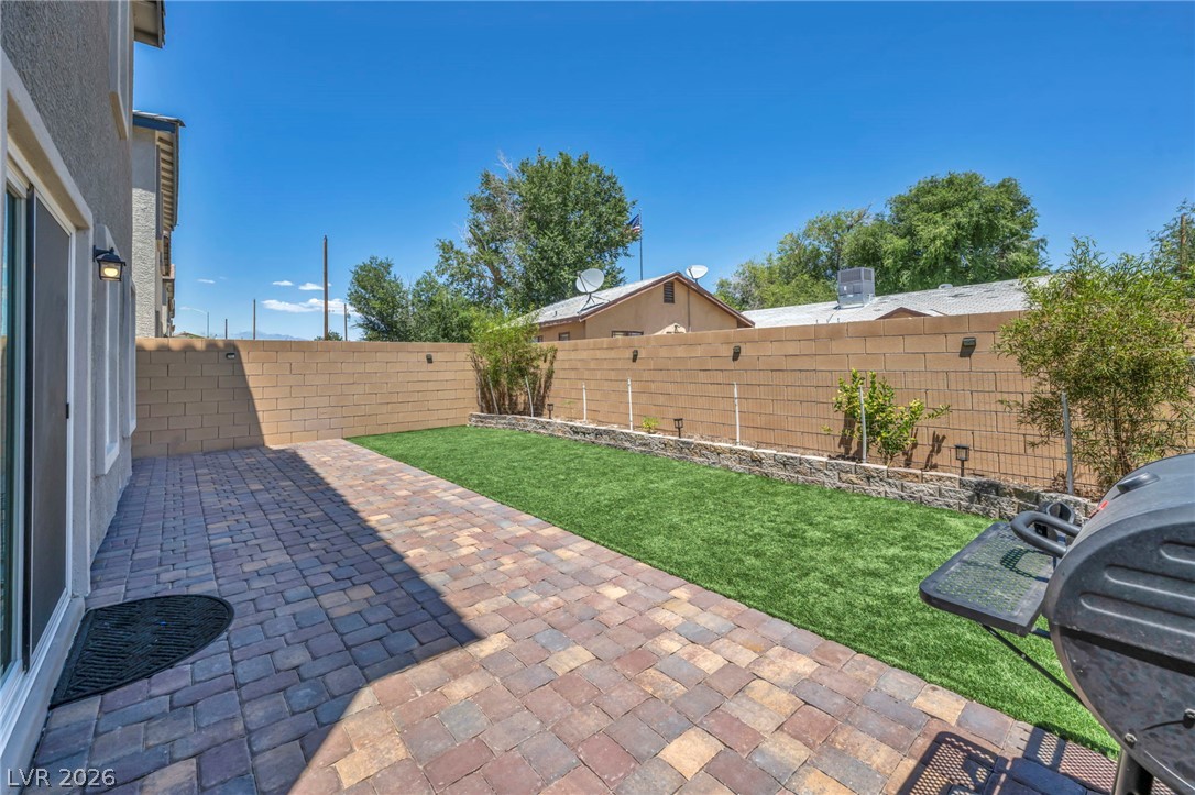 630 Harmony Rock Avenue Property Photo 12