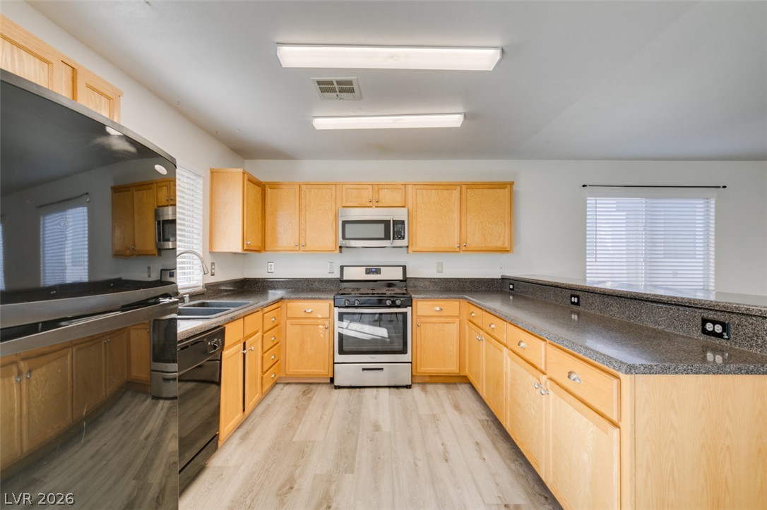 9321 Copper Bay Avenue Property Photo 29