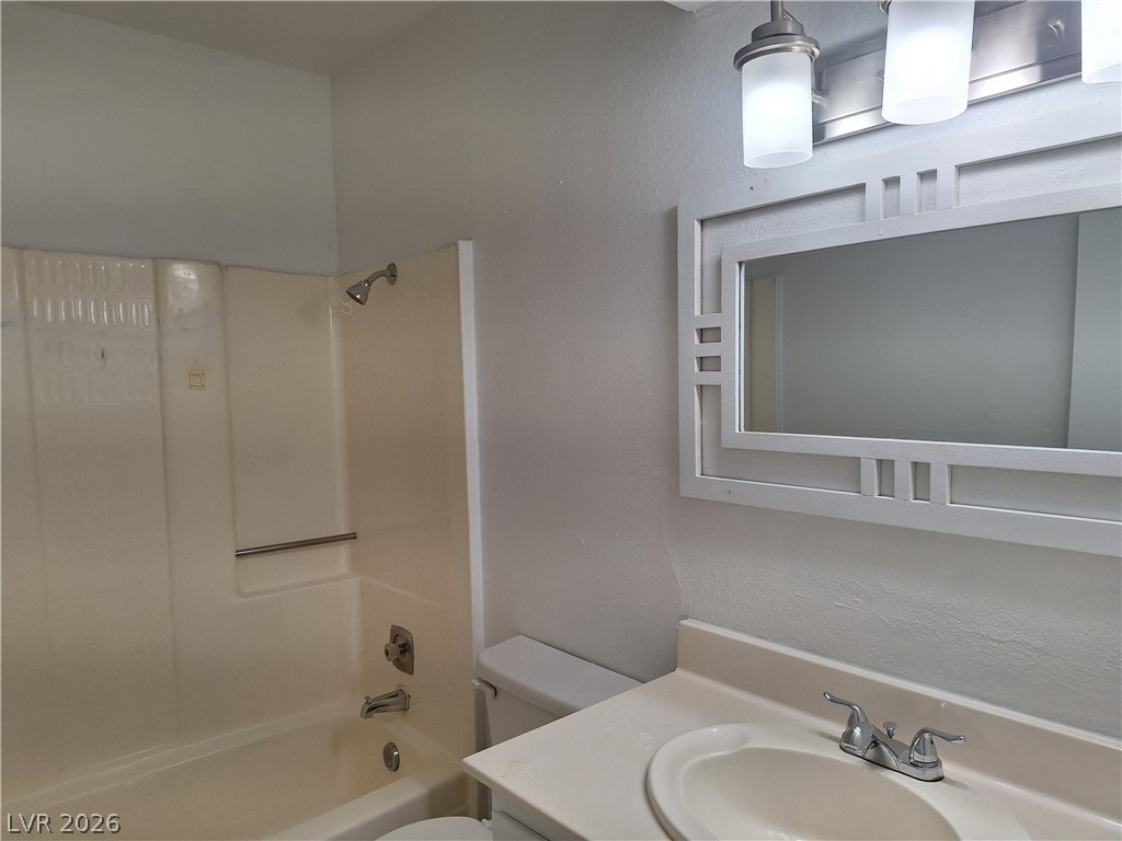 1446 Garden Circle C Property Photo 5