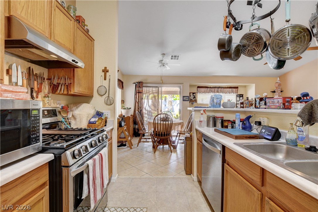 5123 Crystal Cavern Way Property Photo 3