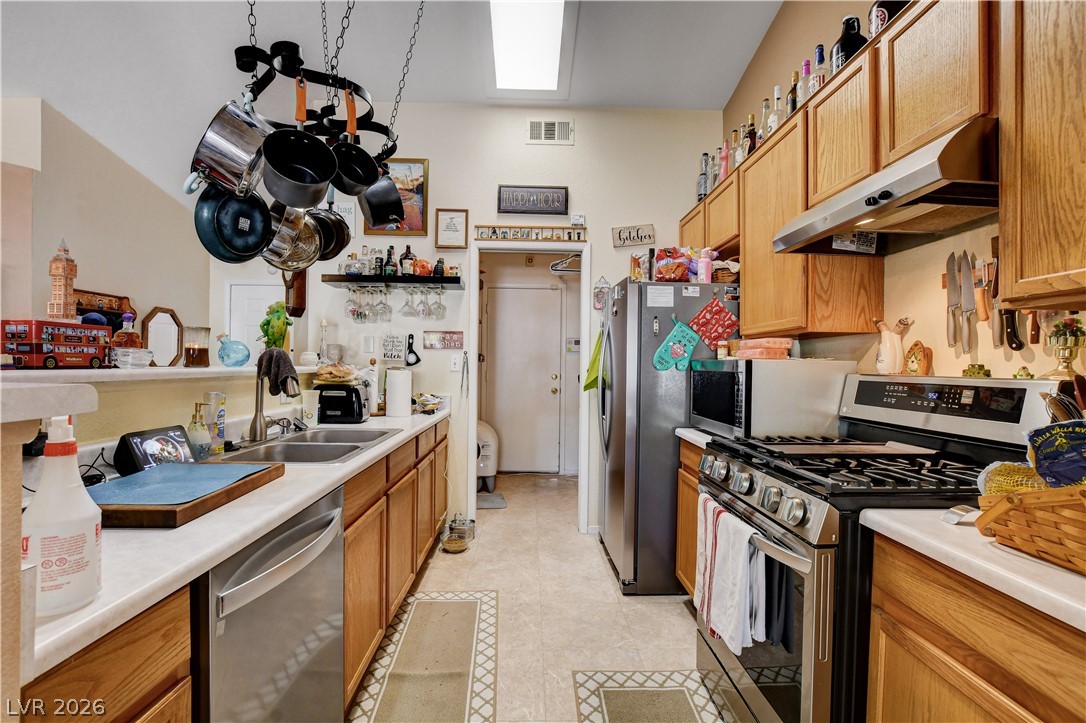 5123 Crystal Cavern Way Property Photo 6