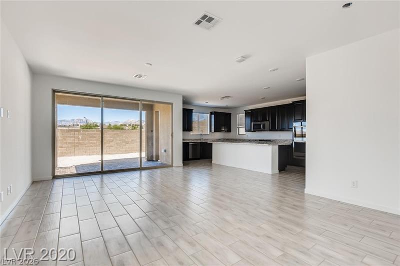 719 Foreign Reef Way Property Photo 9