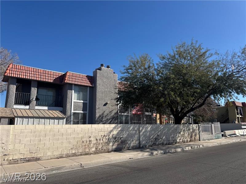2185 Exeter Drive Property Photo 2