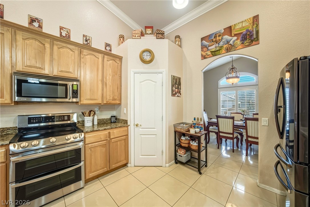 6830 Longmeadow Drive Property Photo 17