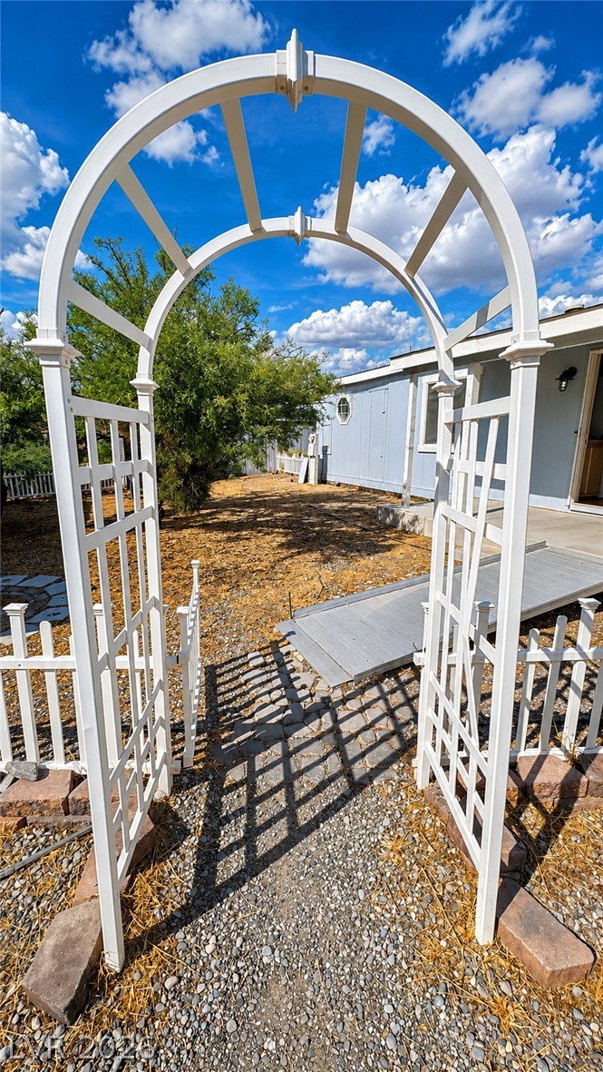 5551 Money Street Property Photo 4