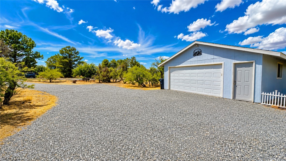 5551 Money Street Property Photo 5