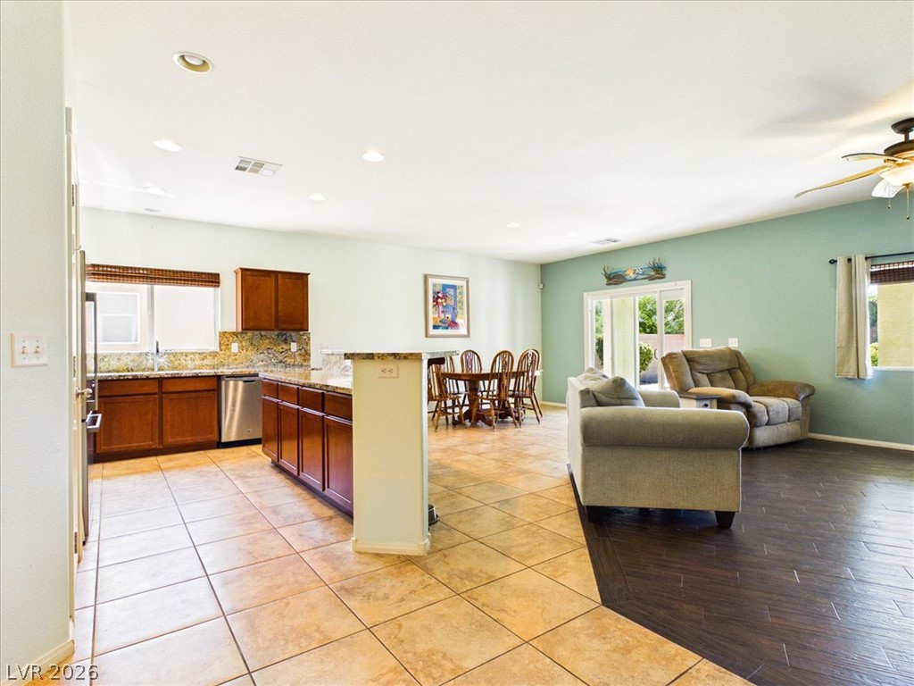 5081 East Monte Penne Way Property Photo 9