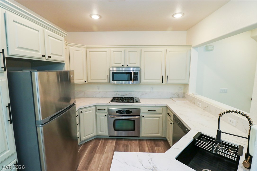 1510 Plaza Centre Drive 105 Property Photo 4