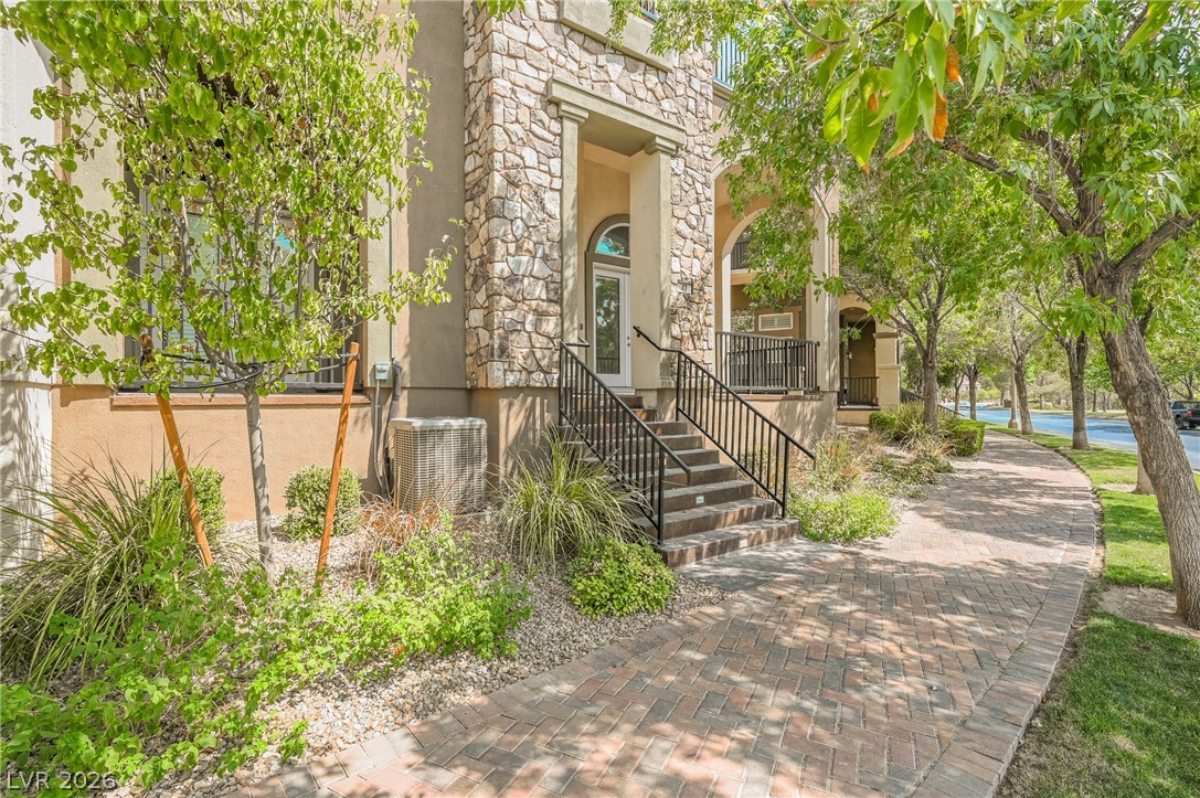 43 Via Di Vita Property Photo 4
