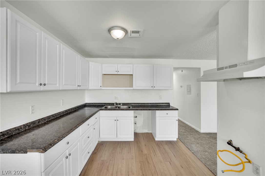 2341 Exeter Drive Property Photo 2