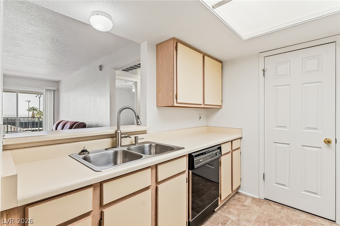 3550 Bay Sands Drive 2037 Property Photo 5