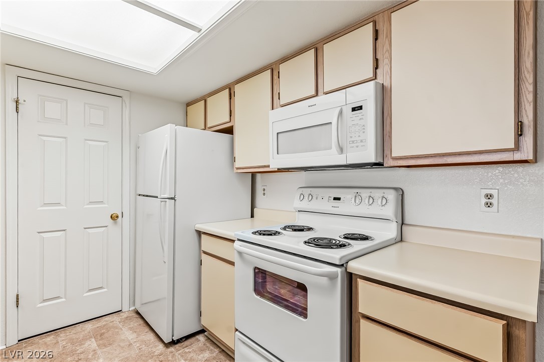 3550 Bay Sands Drive 2037 Property Photo 6