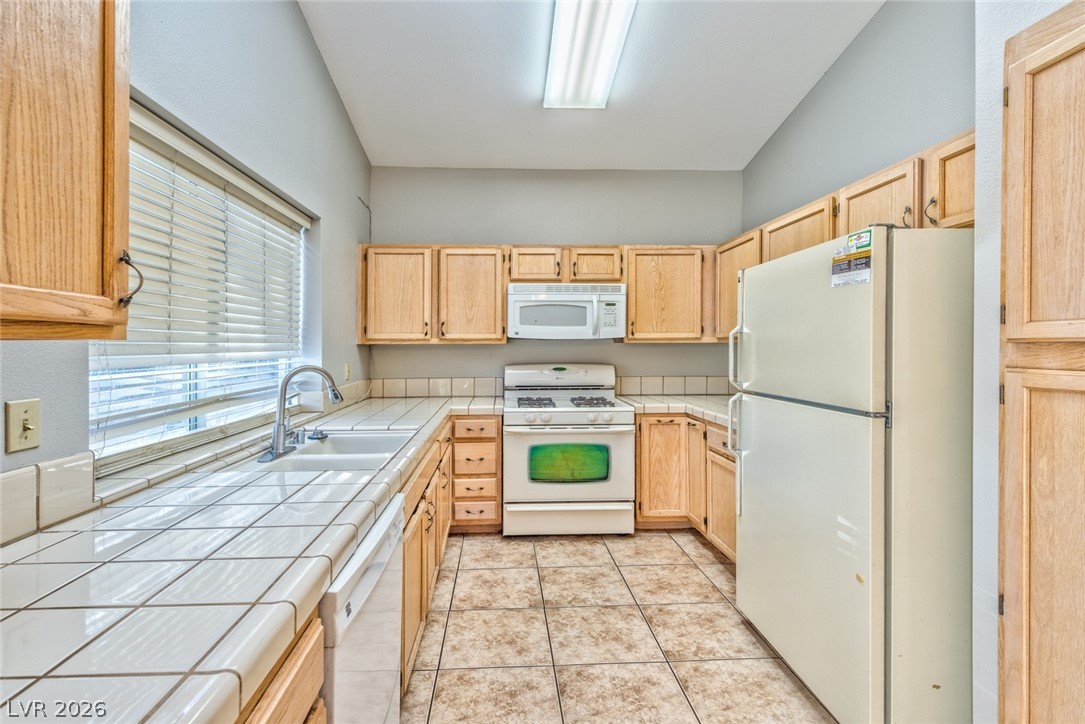 8661 Freeport Lane Property Photo 4