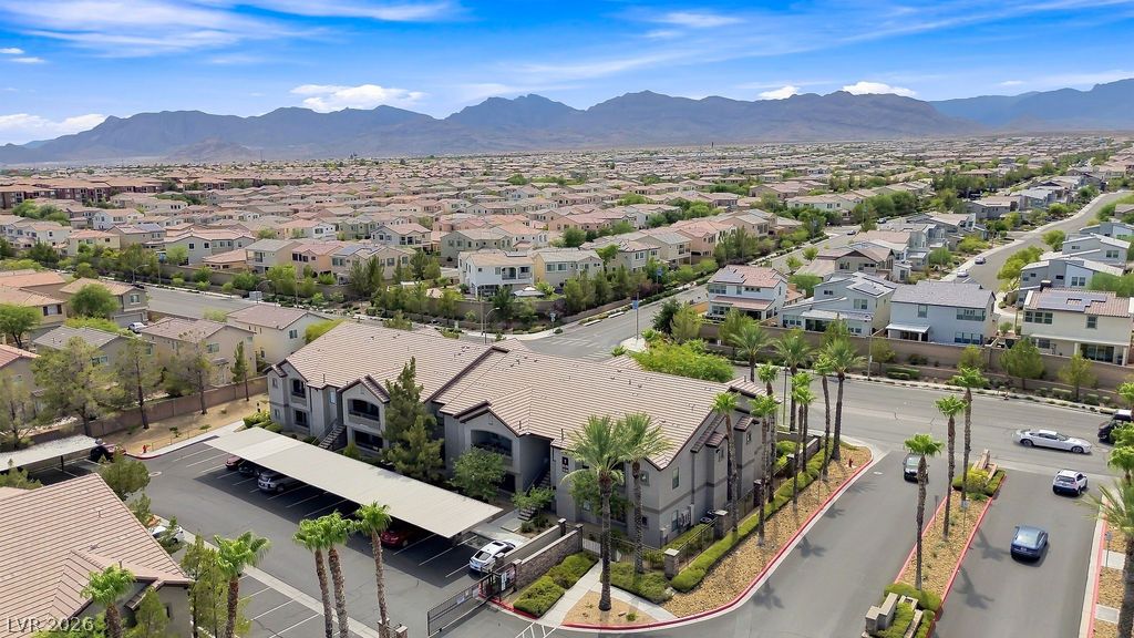 8250 North Grand Canyon Drive 1006 Property Photo 2