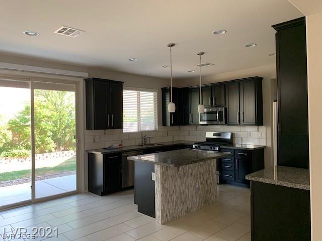 9584 Abbey Pond Avenue Property Photo 4
