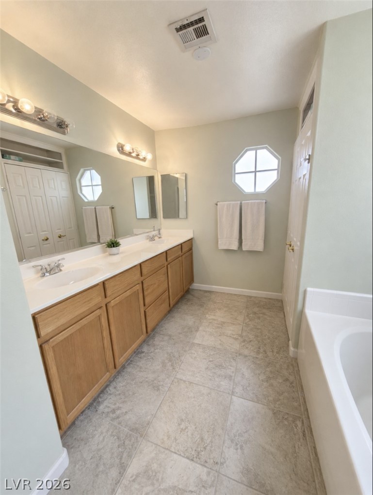 401 South Round Up Court Property Photo 14