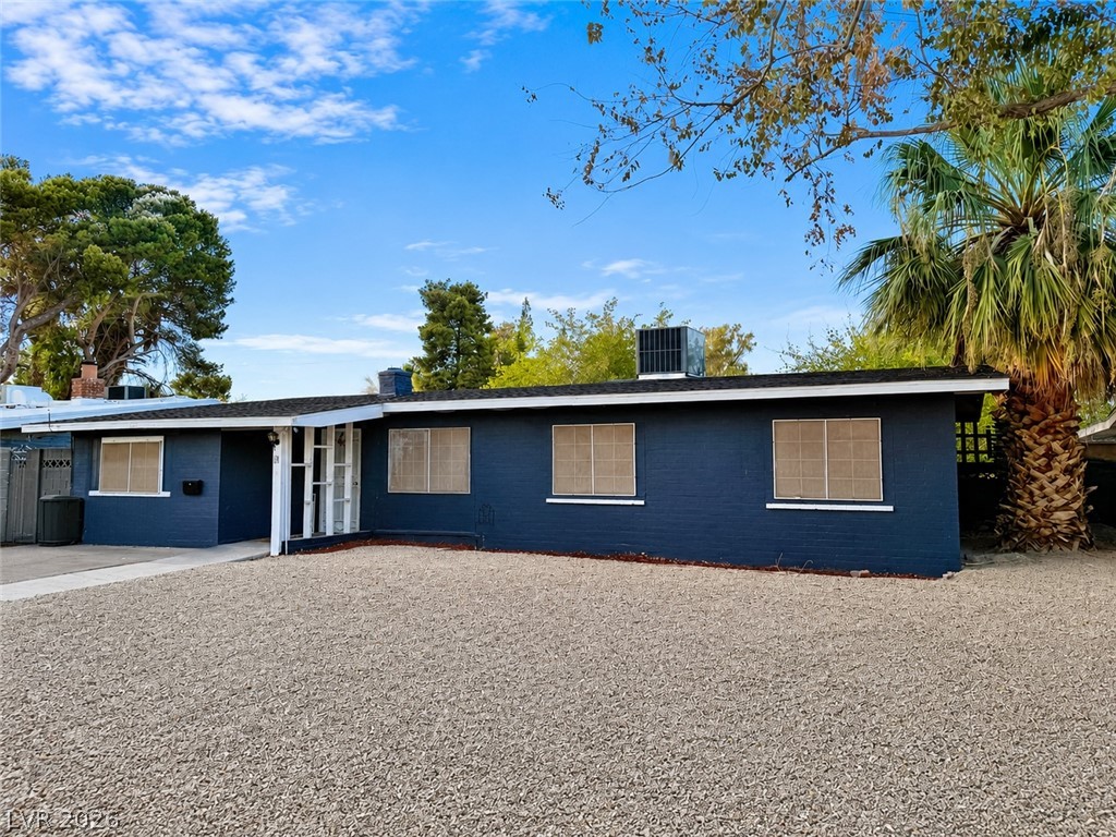2025 Houston Drive Property Photo 1