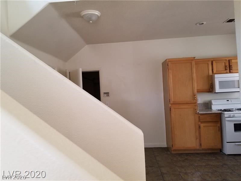 9937 La Paca Avenue Property Photo 14