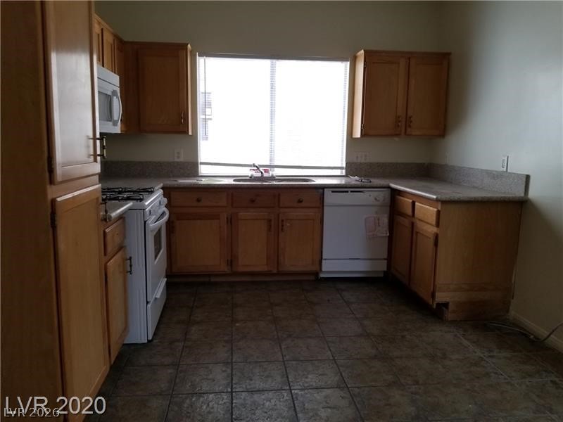 9937 La Paca Avenue Property Photo 17
