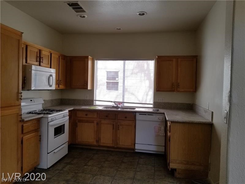 9937 La Paca Avenue Property Photo 18