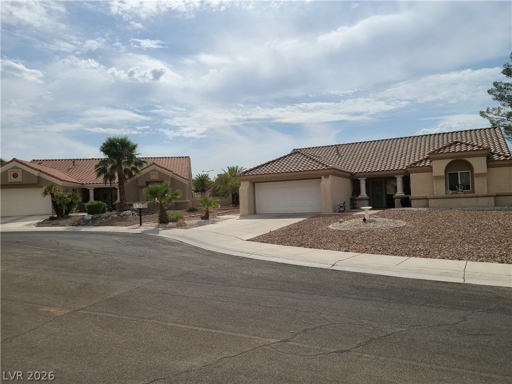 2409 Floyd Court Property Photo 2