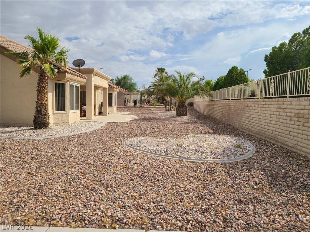 2409 Floyd Court Property Photo 4