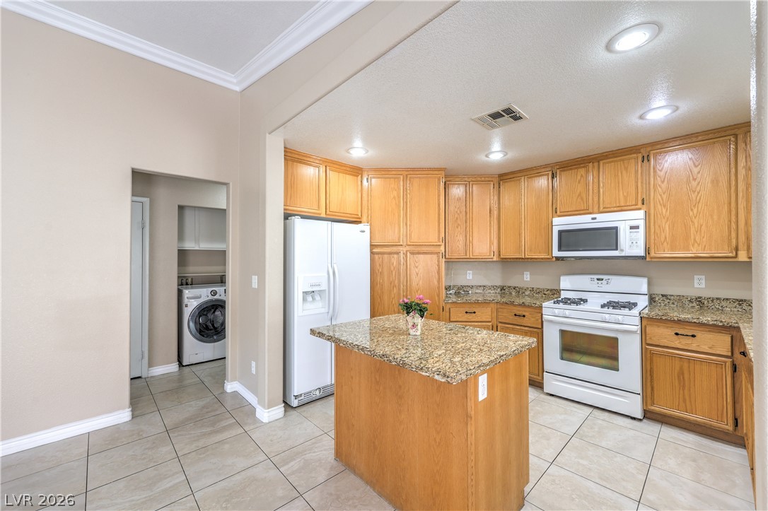 2508 Hollow Oak Avenue Property Photo 8