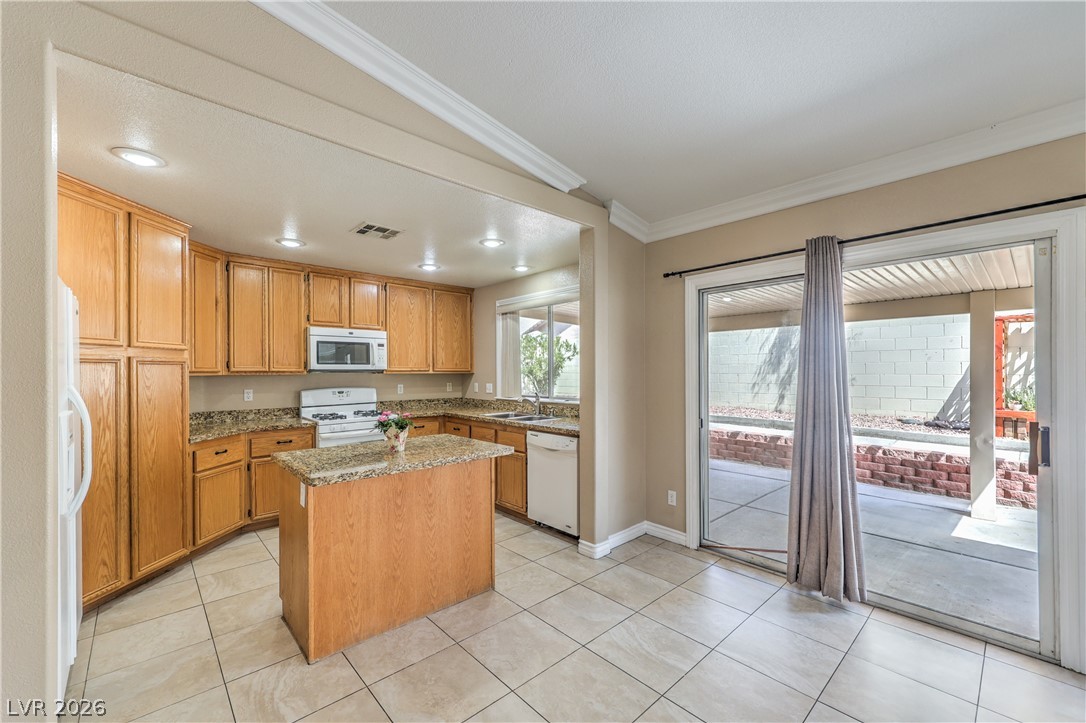 2508 Hollow Oak Avenue Property Photo 9