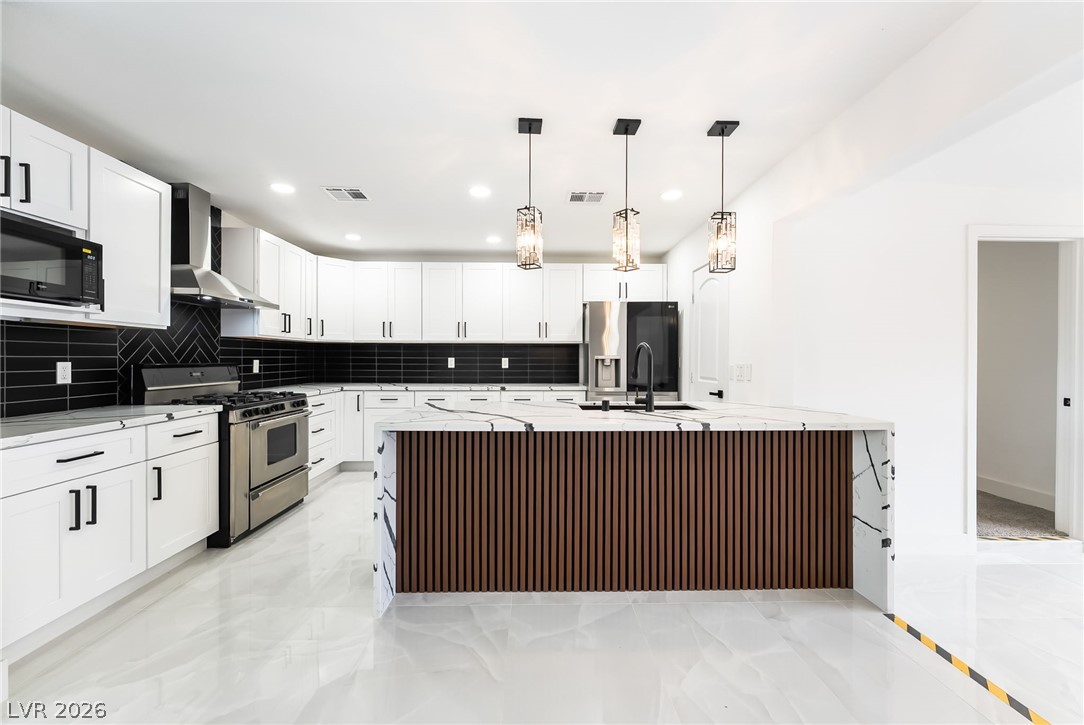 706 North Hollywood Boulevard Property Photo 3