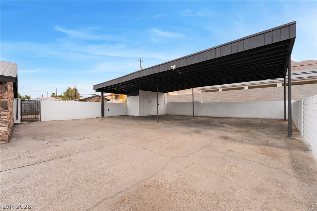 706 North Hollywood Boulevard Property Photo 7