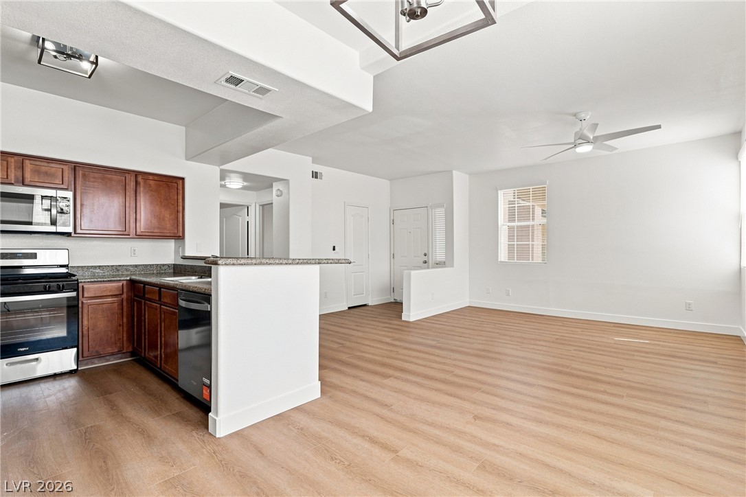 1704 Queen Victoria Street 102 Property Photo 15