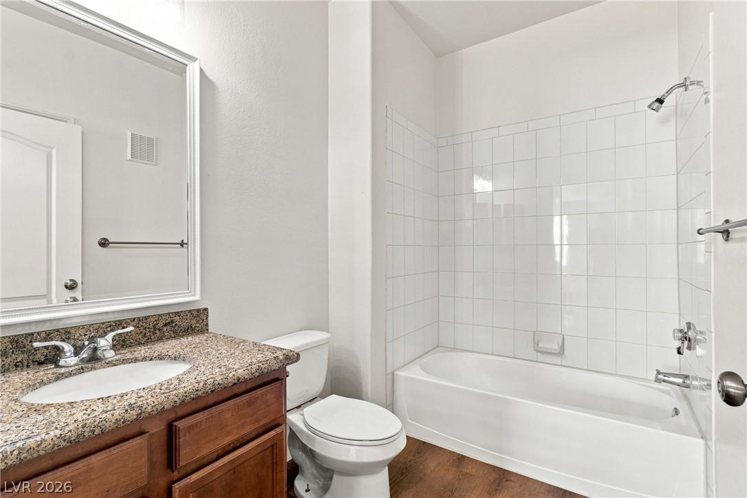 1704 Queen Victoria Street 102 Property Photo 30