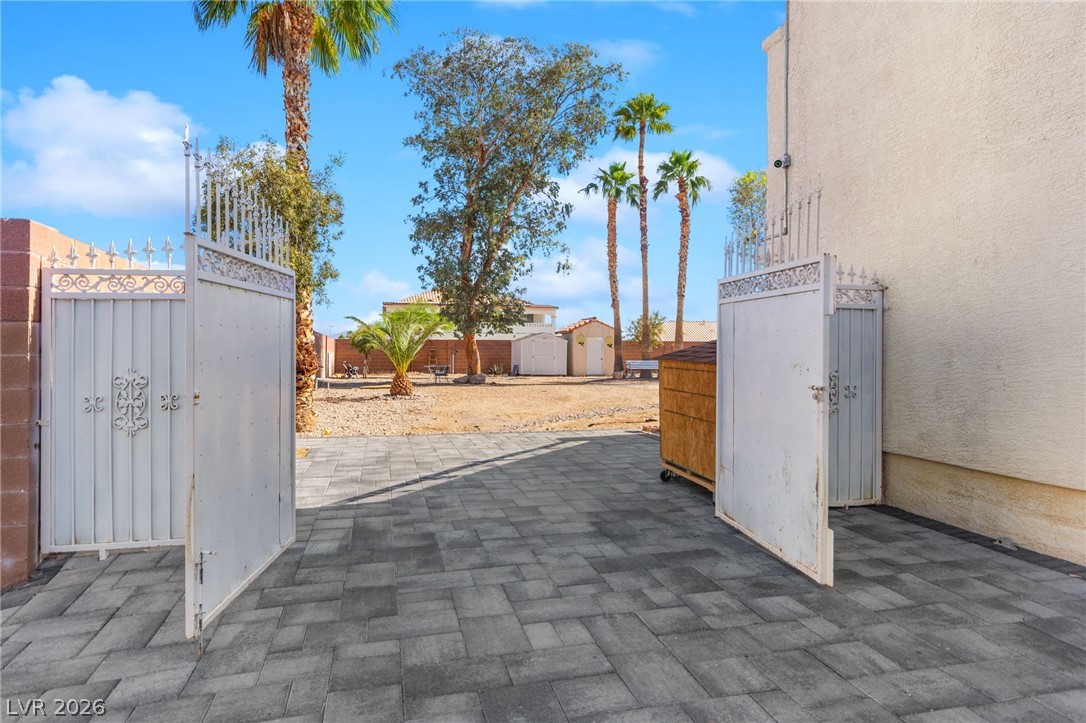 6857 Adobe Villa Avenue Property Photo 21