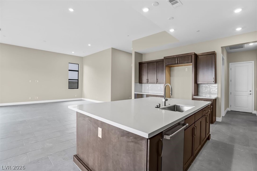 12230 Elderwood Street Property Photo 8