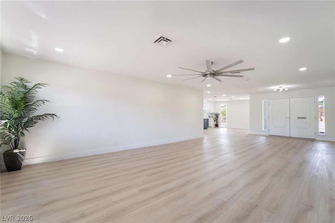 611 East Fairway Road Property Photo 14