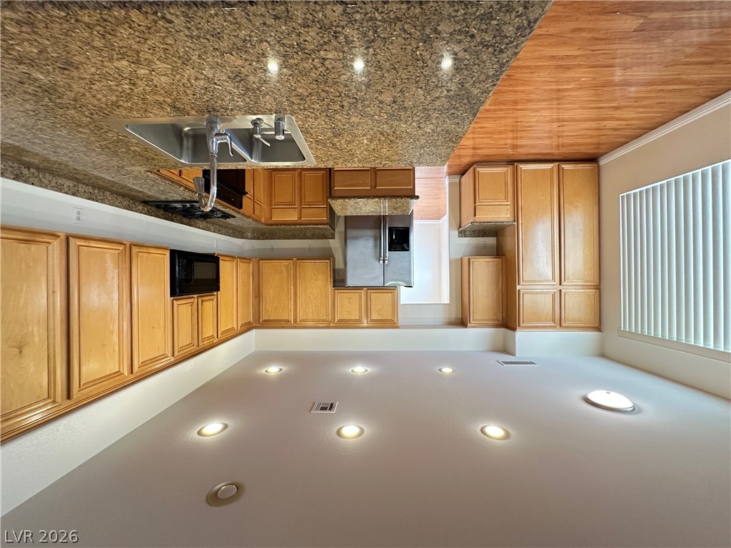 9242 Snow Flower Avenue Property Photo 9