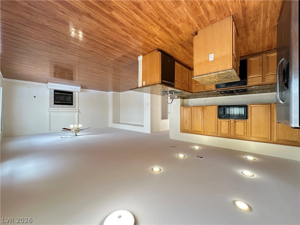 9242 Snow Flower Avenue Property Photo 10