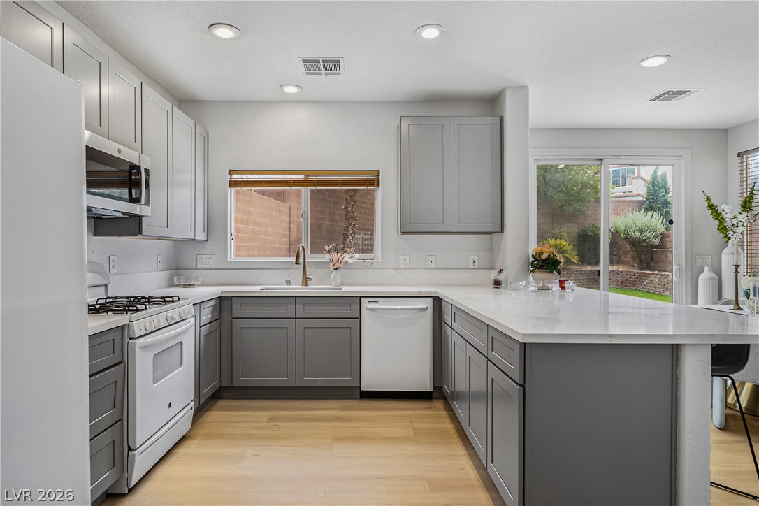 537 Lacabana Beach Drive Property Photo 10