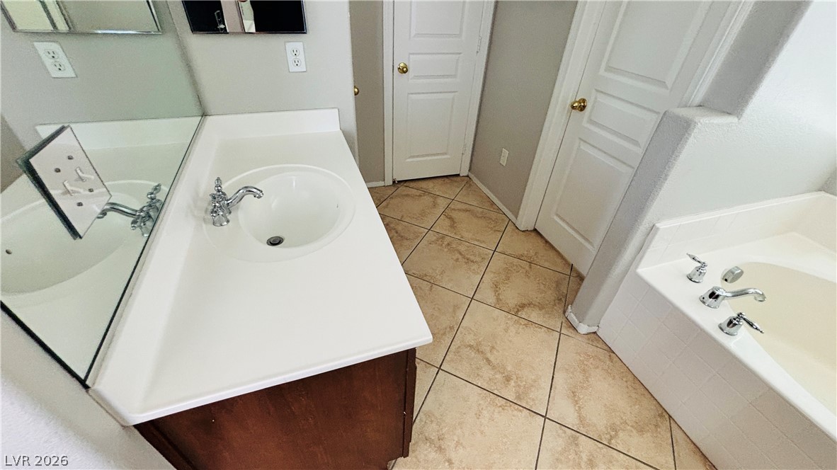 9171 Vintage Wine Avenue Property Photo 18