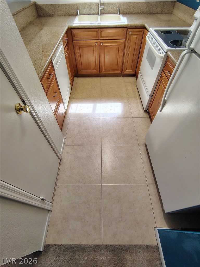 6877 Tamarus Street 201 Property Photo 3