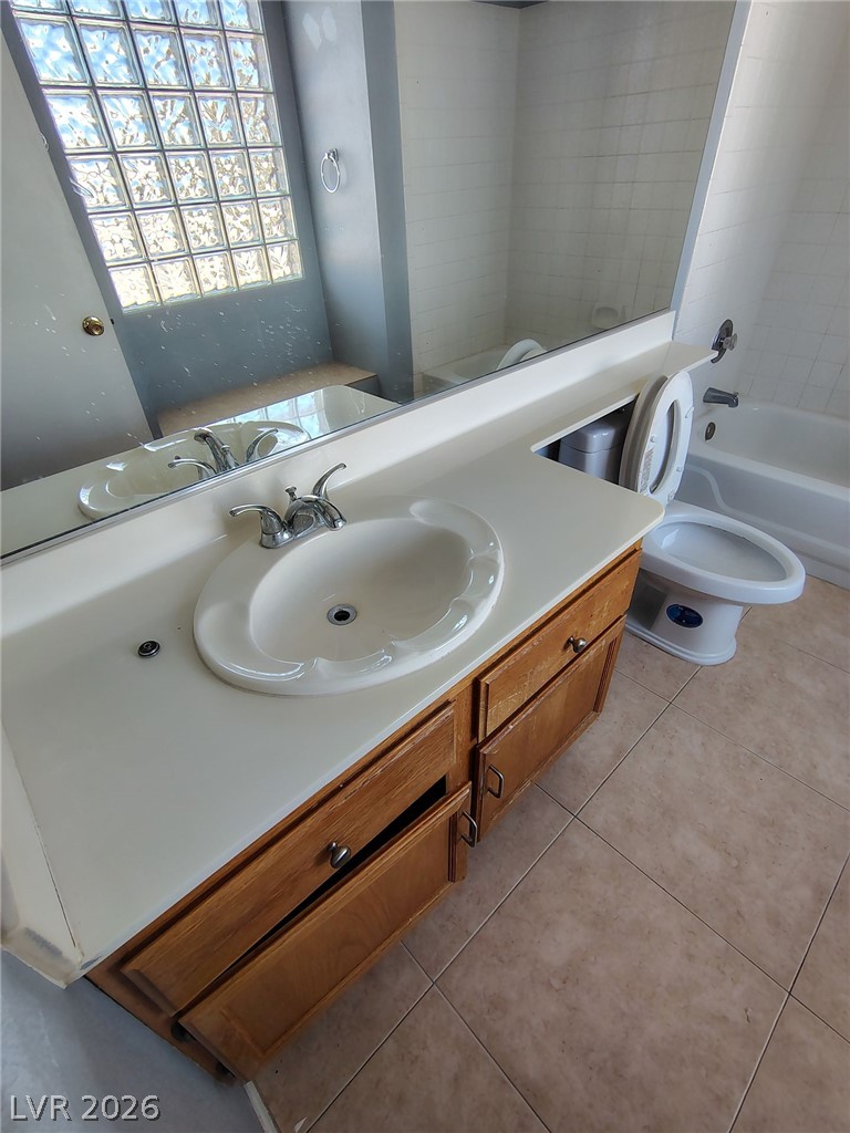 6877 Tamarus Street 201 Property Photo 5