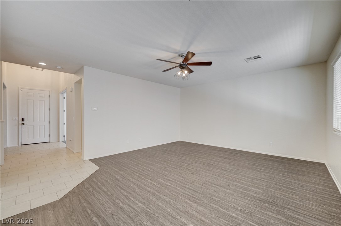 6637 Cliff Shore Court Property Photo 6