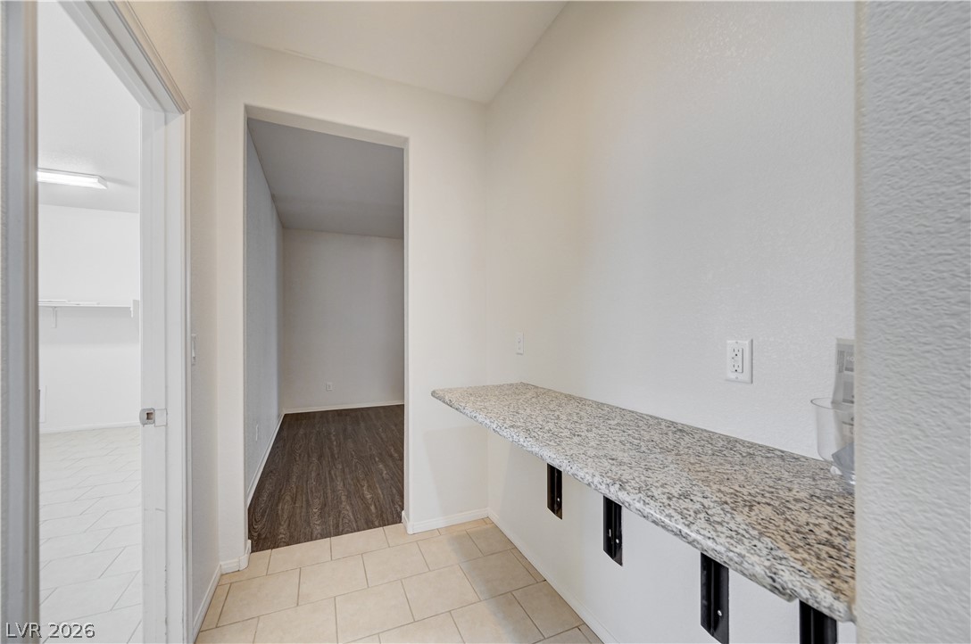 6637 Cliff Shore Court Property Photo 17