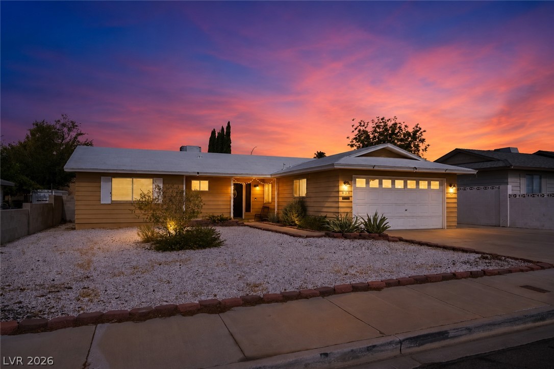 836 Benita Place Property Photo 4