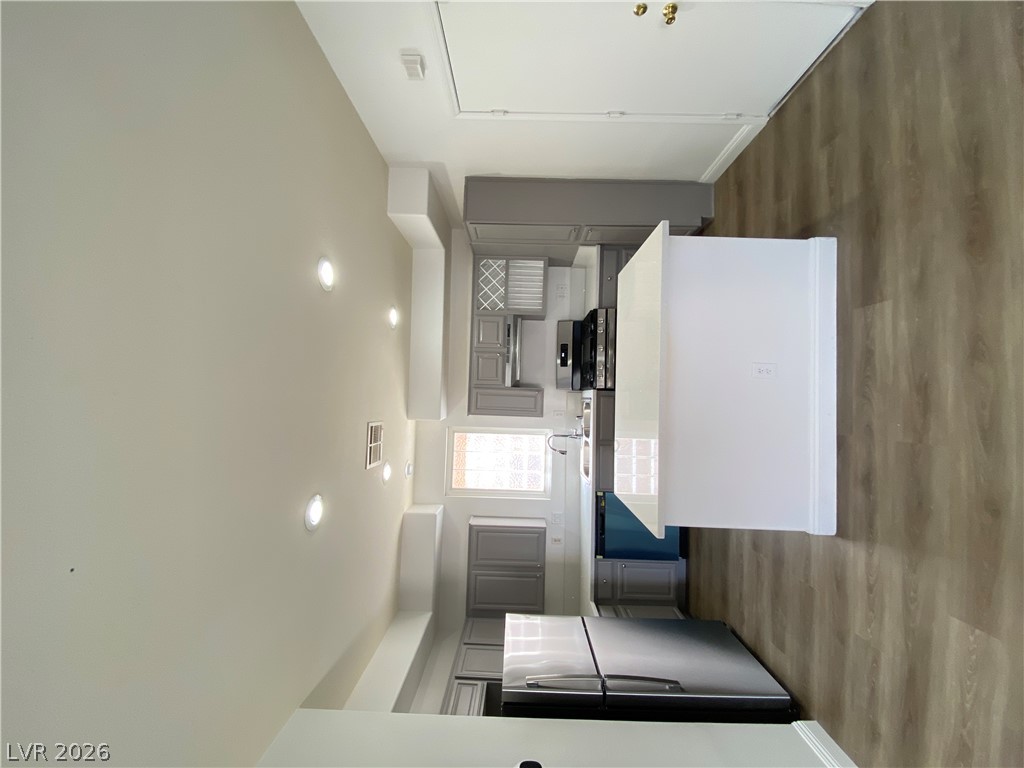 4432 Mount Penteli Avenue Property Photo 4